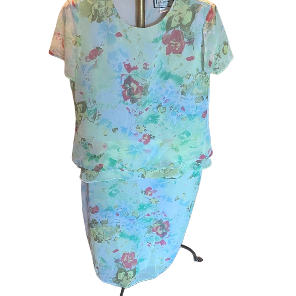 1980s Vintage Plus Size Mary McFadden Pastel Floral Print Dress